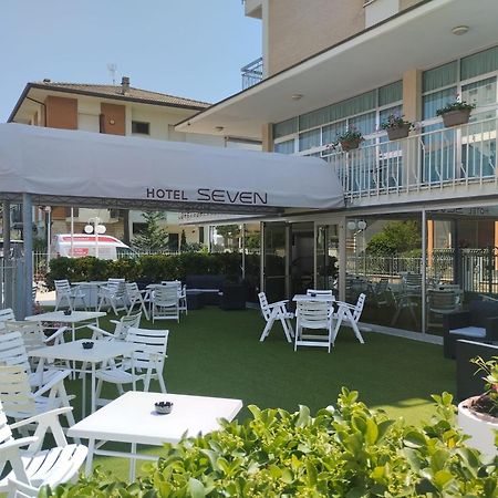 Hotel Seven Rimini Exterior photo