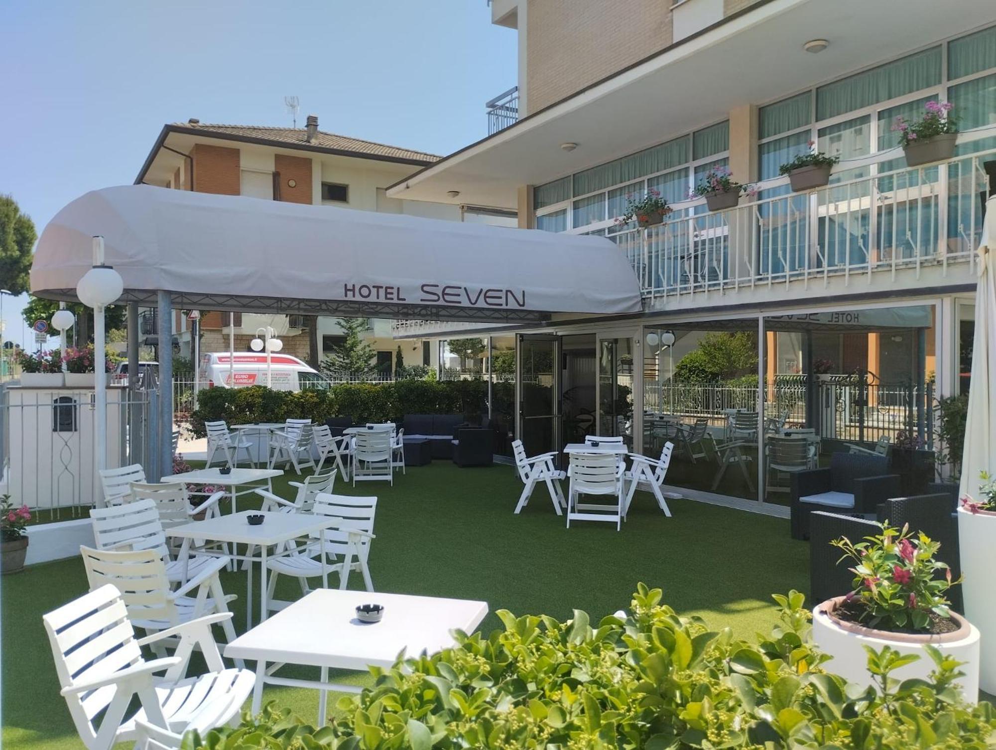 Hotel Seven Rimini Exterior photo